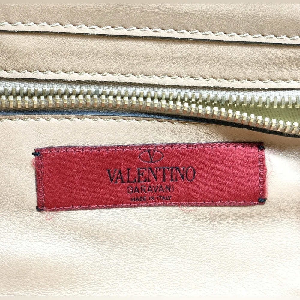 Valentino Garavani Rockstud Leather 2 Way Bag 🤩❤️ - Picture 8 of 13